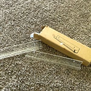 Clear shelf holder